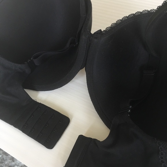 Victoria’s Secret Bra 34DDD - Picture 3 of 4